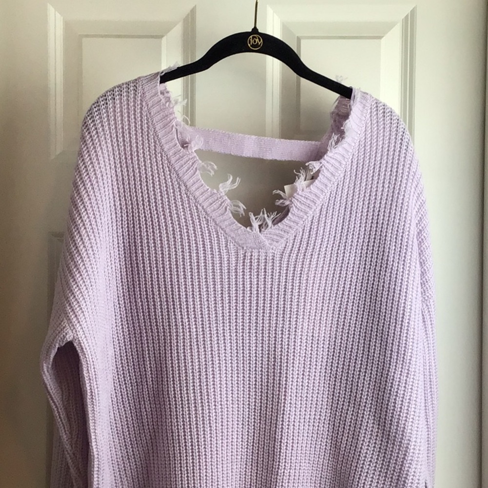 NEW 💕 Moon & Madison acrylic lavender sweater